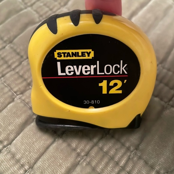 Stanley LeverLock 12 Foot Measuring Tape - Picture 1 of 6
